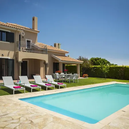 Iro * أرغوستولي