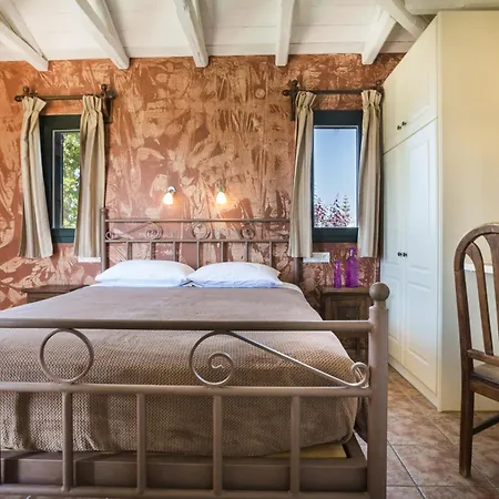 Iro ארגוסטולי